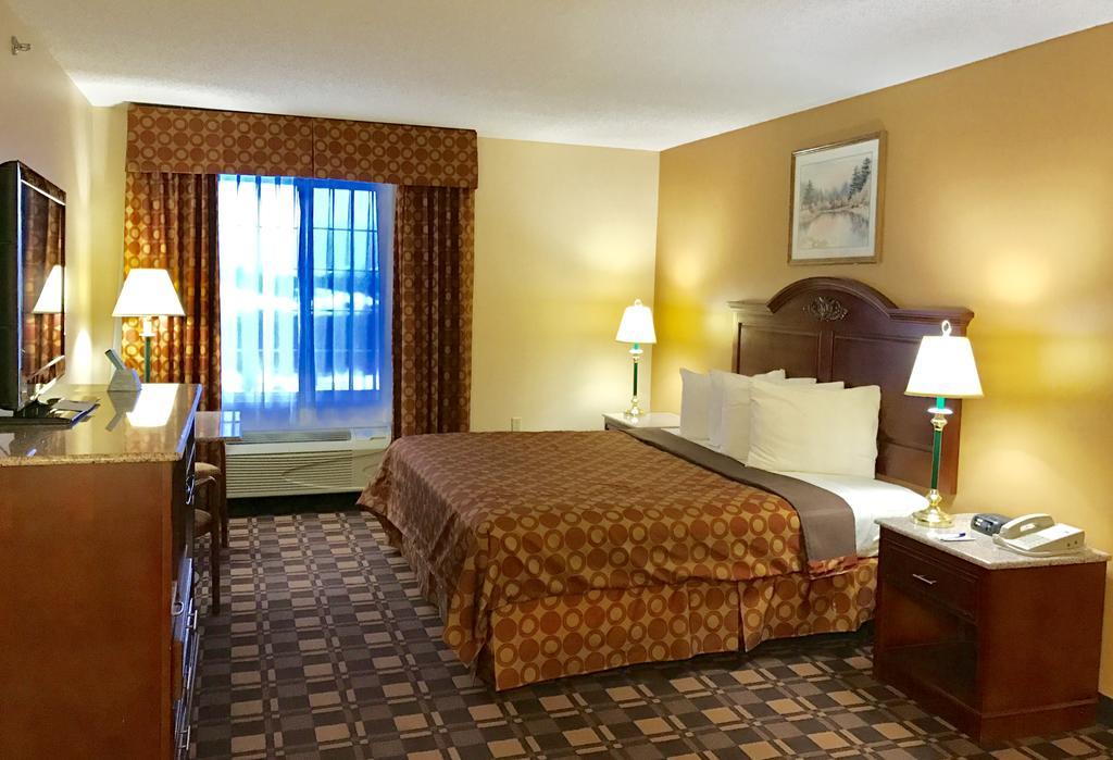 Cabot Inn & Suites