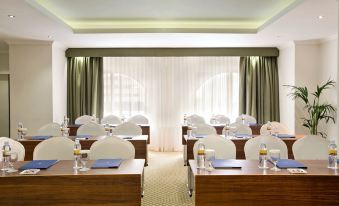 City Seasons Al Hamra Hotel
