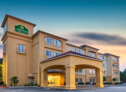 尤寧城拉昆塔溫德姆套房飯店