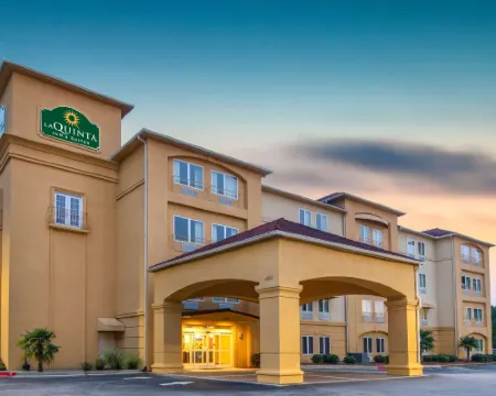 La Quinta Inn & Suites by Wyndham Atlanta-Union City Hotels in Union City