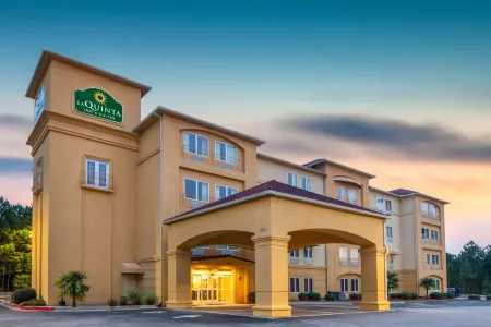 La Quinta Inn & Suites by Wyndham Atlanta-Union City