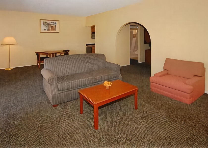 Quality Inn and Suites Goodyear