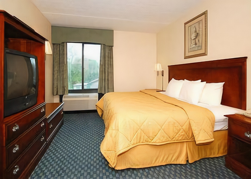 Comfort Inn & Suites San Antonio Airport