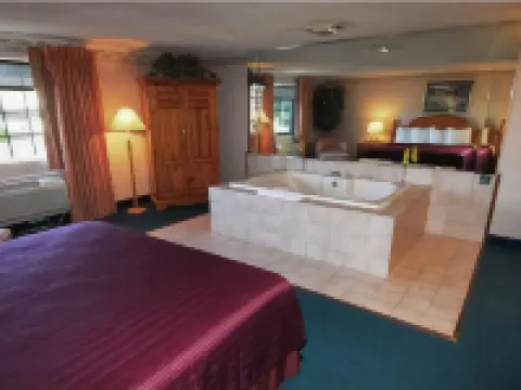 Naval Suites, near Shipyard, Bremerton โรงแรมในเบรเมอร์ตัน