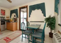 Econo Lodge Elkhart North Hotels in Simonton Lake