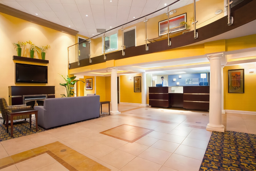 Quality Inn and Suites St Charles - West Chicago