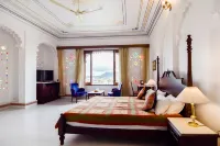 ราช คูเบอร์ - โรงแรม บูทีค วิวทะเลสาบ - ที่มีบาร์