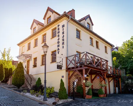 佩斯霍內特米基思吉酒店 茲戈熱萊茨縣酒店