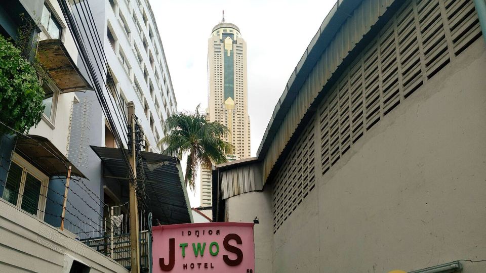 J TWO S プラトゥーナム ホテル