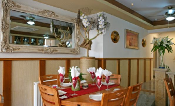 Saint Elena Boutique Hotel - Housity