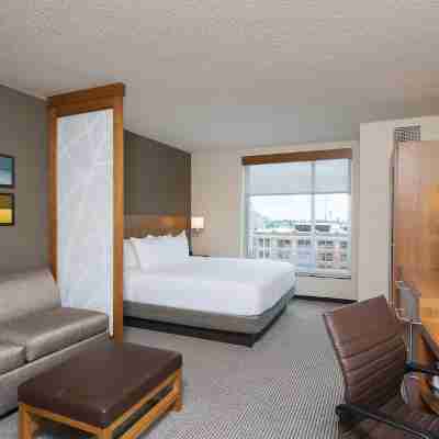 Hyatt Place Champaign Rooms