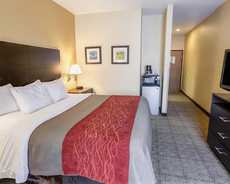 Quality Inn & Suites Lenexa Kansas City