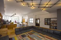 Yakety Yak Hostel - Hostels