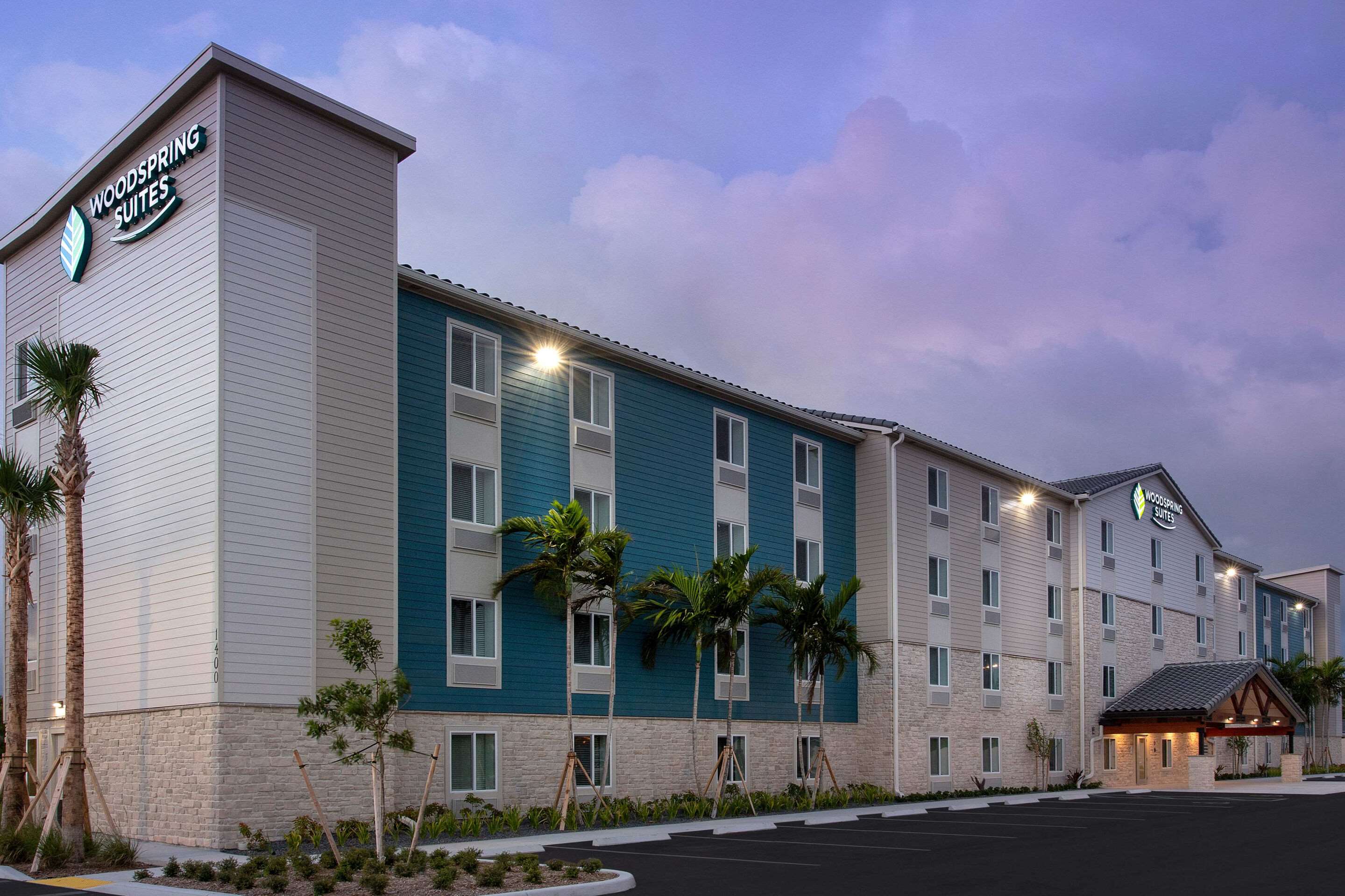 WoodSpring Suites Deerfield Beach