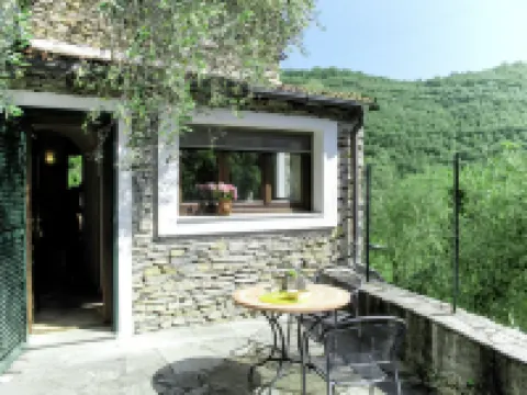Asplanato (Dol160) Hotels in Dolcedo