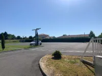 Hôtel Gardenia Bordeaux Est - ที่มีที่จอดรถ