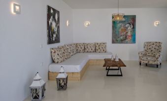 2 Bedroom Apartment with Terrace in Tinos Chora