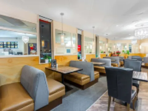 Ramada by Wyndham Coquitlam Hotels in Coquitlam