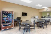 Econo Lodge Belton - Kansas City South Hotels in Raymore
