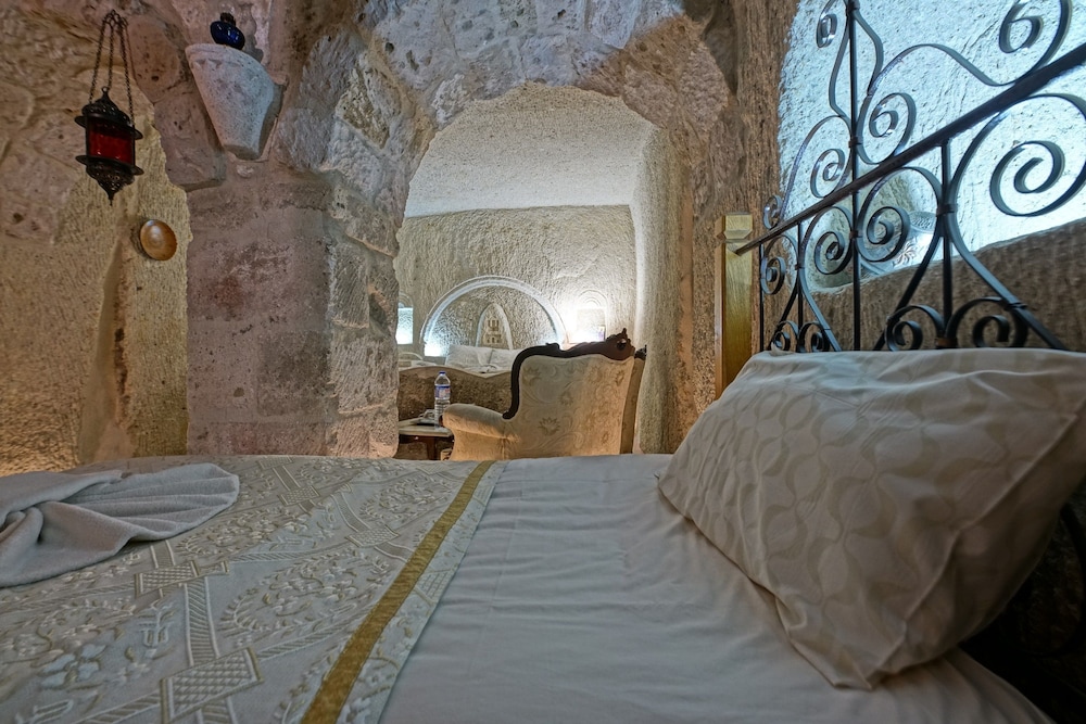 Angel Cave Suite