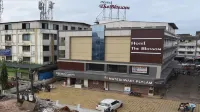 Hotel the Blossom Hotel di Vapi