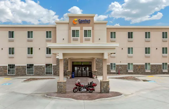 舒適套房酒店-近拉什莫爾山