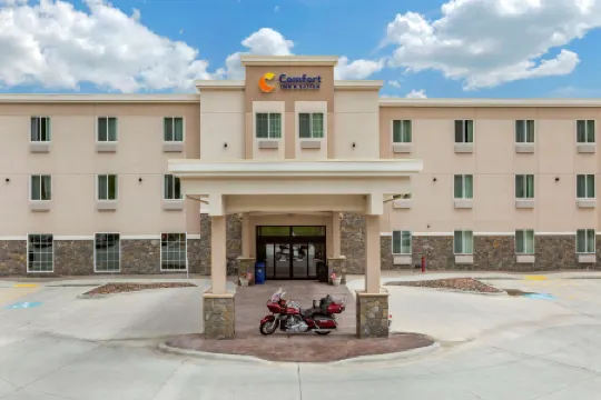 Comfort Inn & Suites Near Mt Rushmore