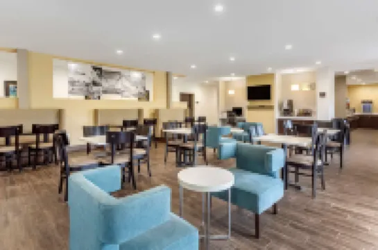 โรงแรม การ์เนอร์ คลาร์กสวิลล์ นอร์ทอีสต์ บาย IHG โรงแรมในคลาร์กสวิลล์