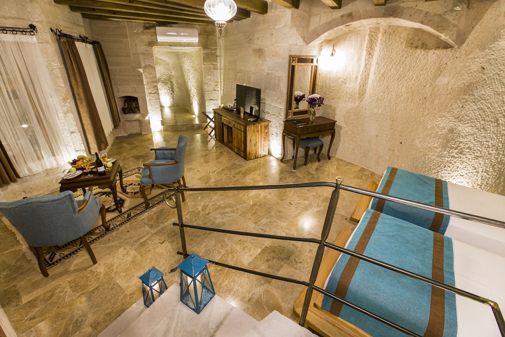 Imperial Cave Suites & SPA