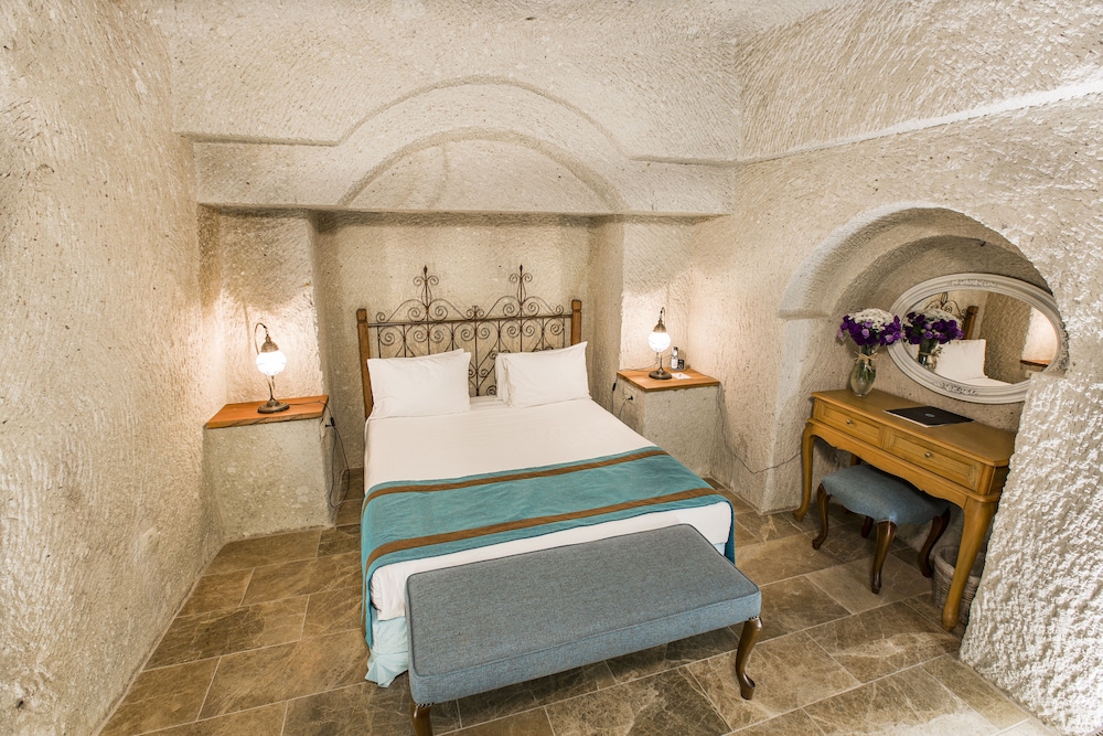 Imperial Cave Suites & SPA