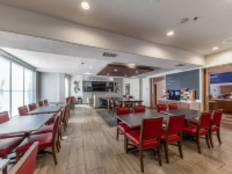 ฮอลิเดย์ อินน์ เอ็กซ์เพรส แอนด์ สวีทส์ ฟอร์ตเวิร์ธ - ฟอสซิล ครีก บาย IHG โรงแรมในฟอร์ตเวิร์ธ