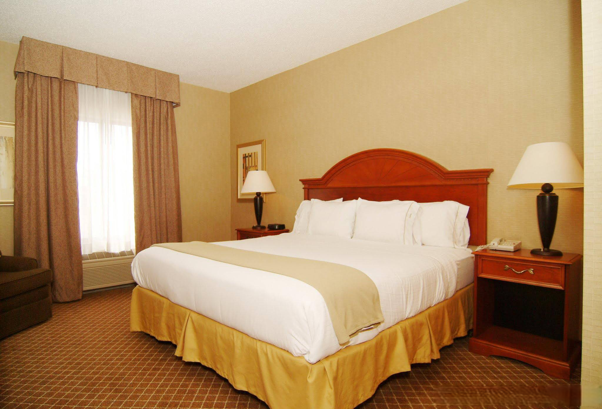 Holiday Inn Express & Suites - Interstate 380 at 33rd Avenue, an Ihg Hotel