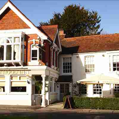 The Robin Hood Inn Hotel Exterior