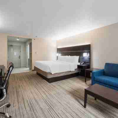 Holiday Inn Express Columbus Downtown Rooms