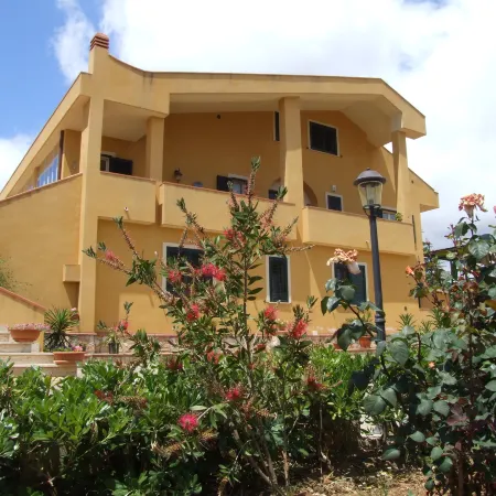B&B S. Elia Villa Surrounded by Greenery