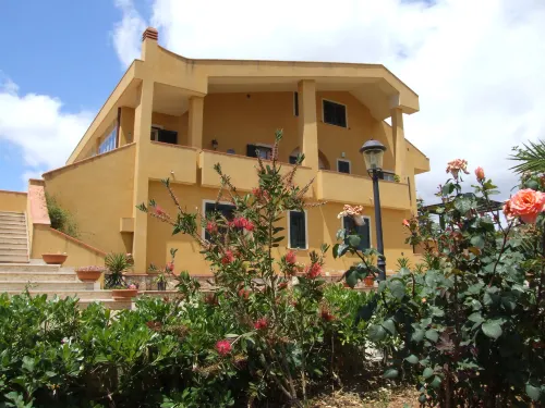 B&B S. Elia Villa Surrounded by Greenery Hotels in Caltanissetta