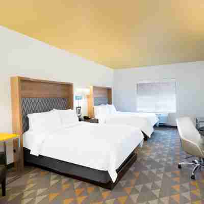 Holiday Inn Batesville Rooms