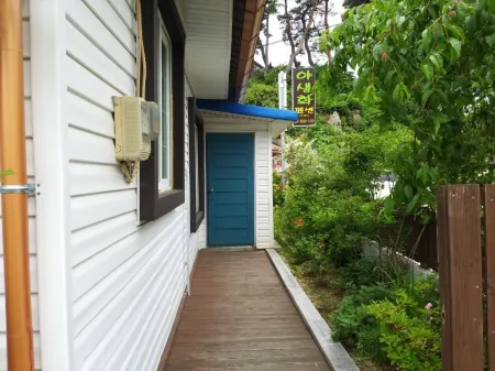 Boeun Songnisan Wildflower Pension Отели в г. Поын