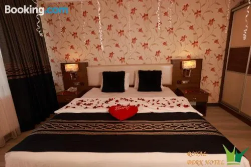 โรงแรม รอยัล เบิร์ก - 3 ดาว