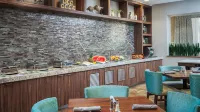 DoubleTree by Hilton Hotel West Palm Beach Airport - breakfast