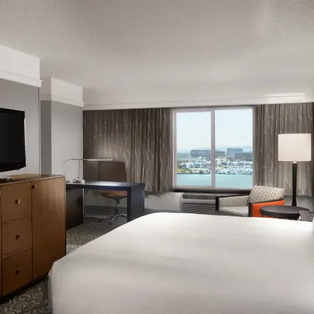 DoubleTree by Hilton San Francisco Airport North Bayfront Отели рядом с достопримечательностью «Станция регионального метро Сан-Франциско "Бальбоа Парк"»