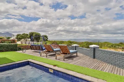 The Whale's Tale Guesthouse Hotels in Westcliff