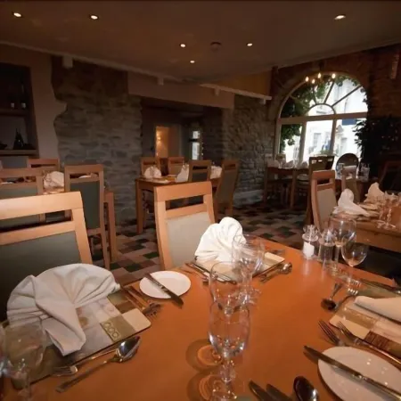 Feathers Hotel, Bar and Restaurant