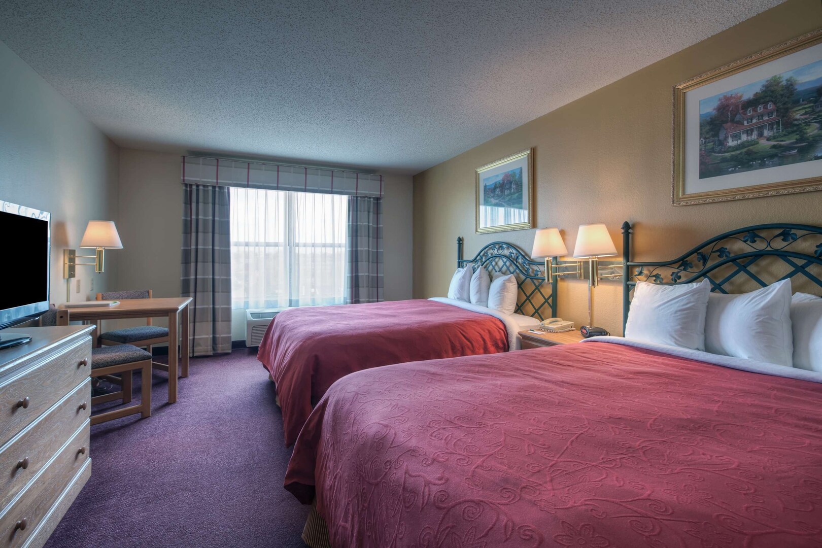 Country Inn & Suites by Radisson, Forest Lake, MN