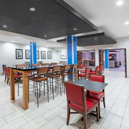 Holiday Inn Express & Suites SEASIDE-CONVENTION CENTER by IHG
