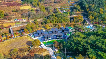 Sangju Ai Shimtoe Kids Pool Villa