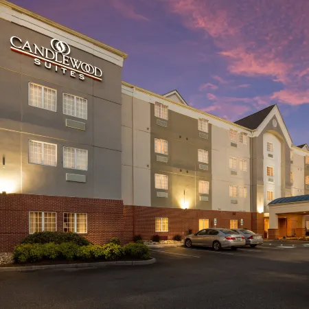 Candlewood Suites VIRGINIA BEACH TOWN CENTER by IHG