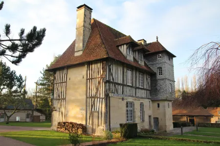 Les Manoirs des Portes de Deauville - Small Luxury Hotel of the World Отели в г. Рё