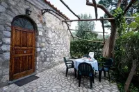 Marina del Cantone Chalet Hotels in Nerano