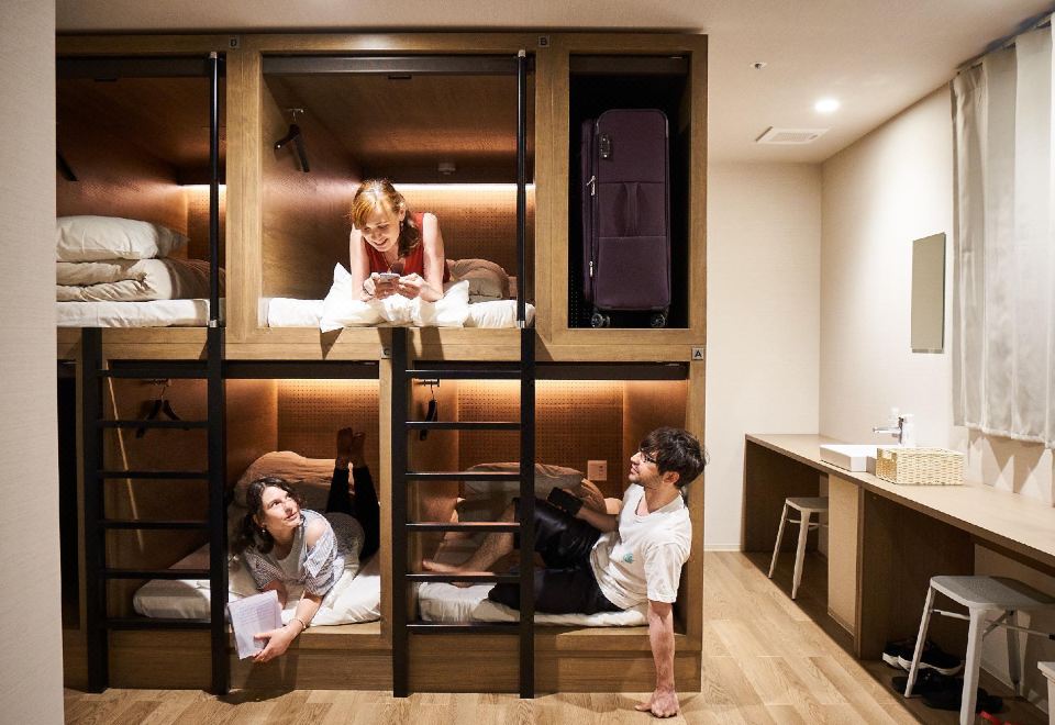 호스텔 객실 내부